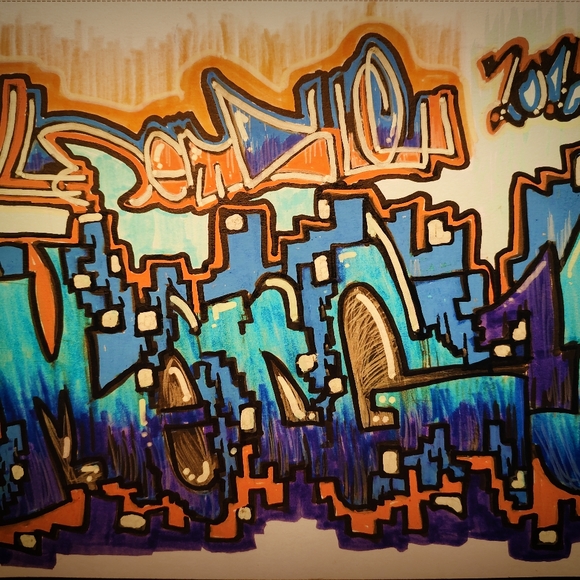 MerG10 Stuff like sneakers and art if possible - Picture 4 of 8